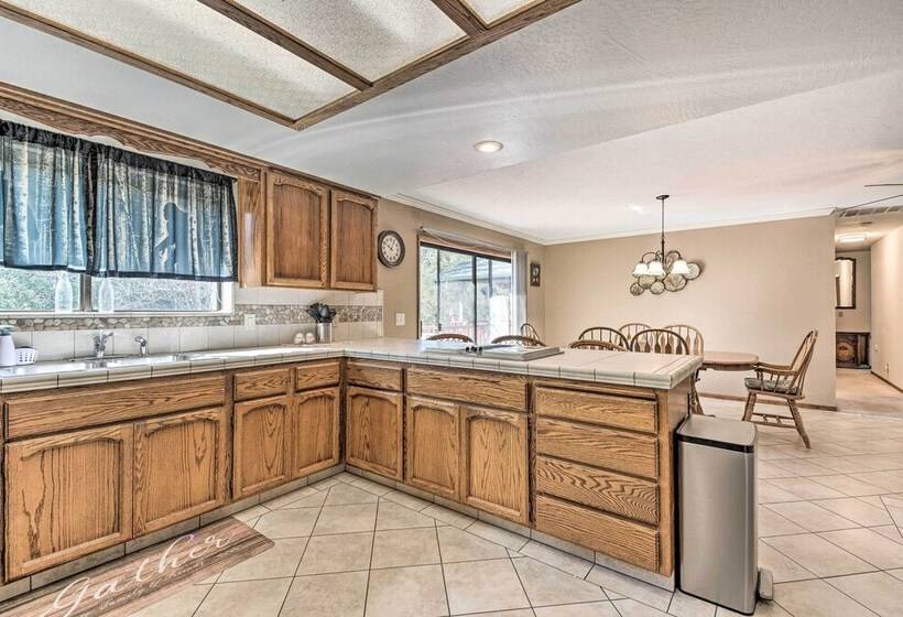 Rustic Groveland Home: Private Hot Tub, Deck & Bbq