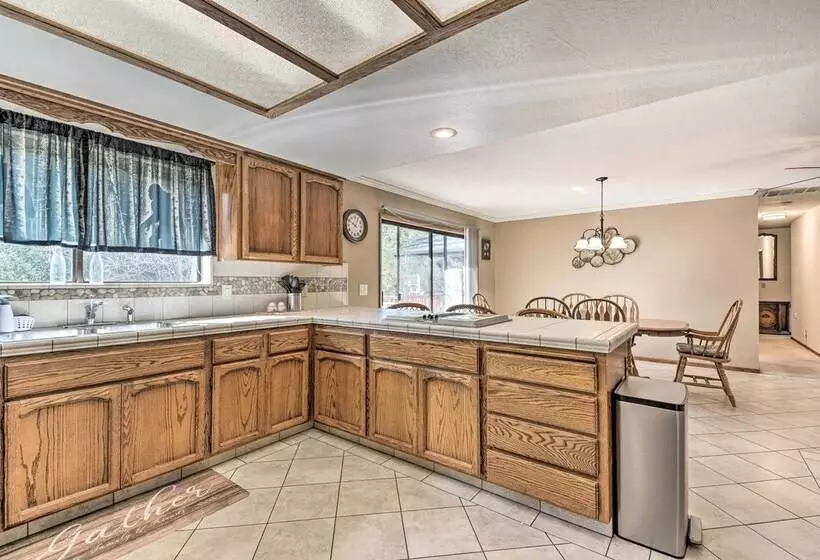 Rustic Groveland Home: Private Hot Tub, Deck & Bbq