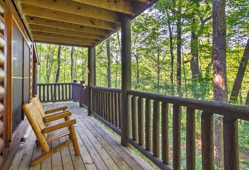Rustic Smoky Mountain Cabin W/ Hot Tub & Fireplace