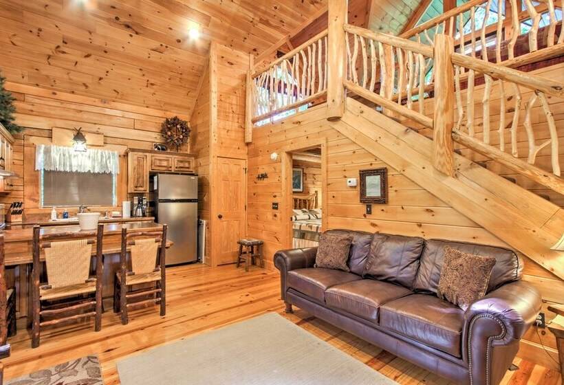 Rustic Smoky Mountain Cabin W/ Hot Tub & Fireplace