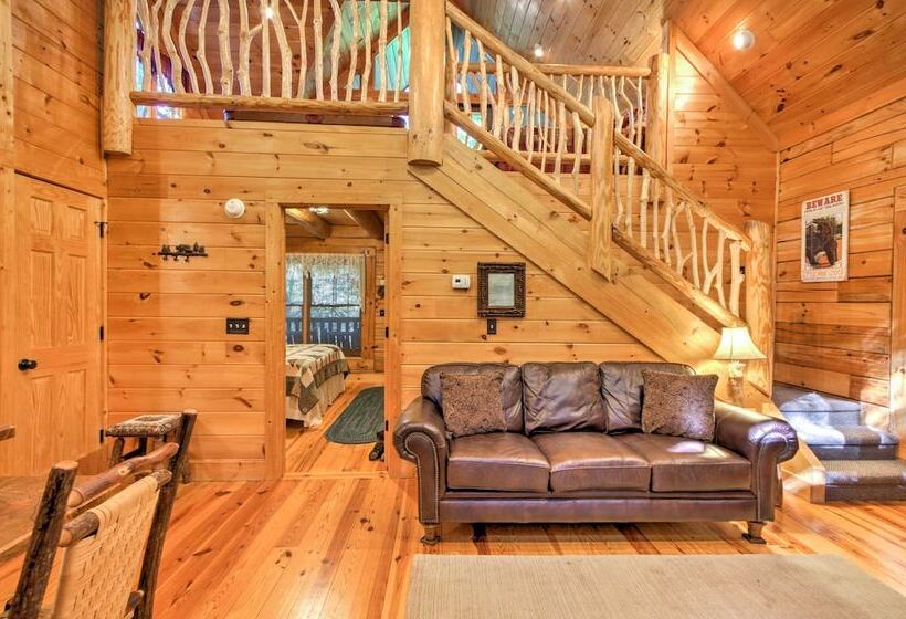 Rustic Smoky Mountain Cabin W/ Hot Tub & Fireplace