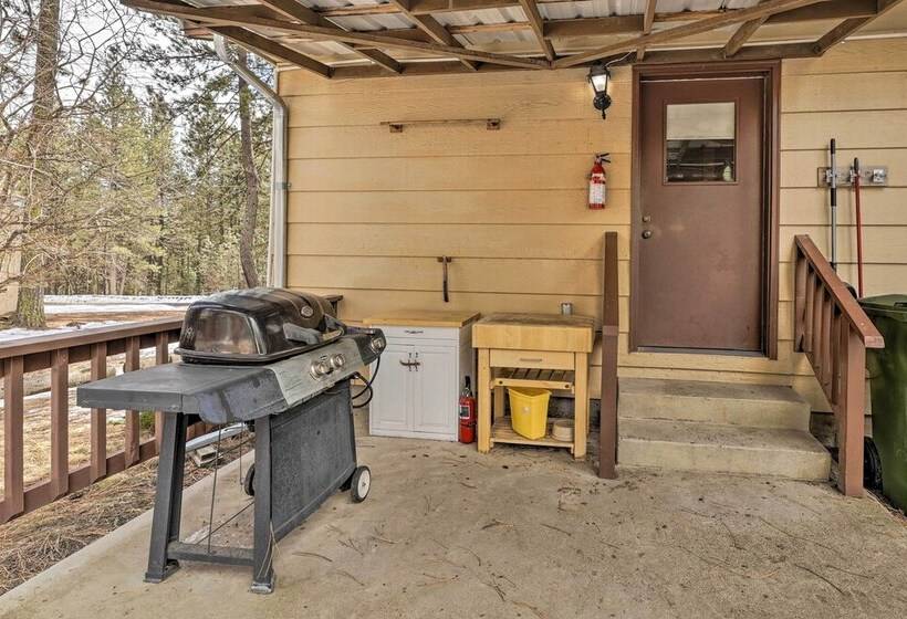 Rustic Western Home: Walk To Winchester Lake!