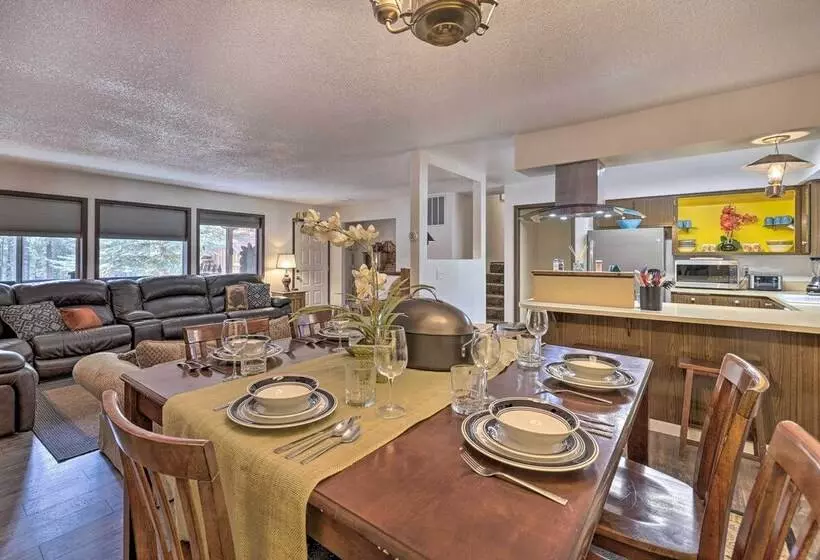 Rustic Western Home: Walk To Winchester Lake!