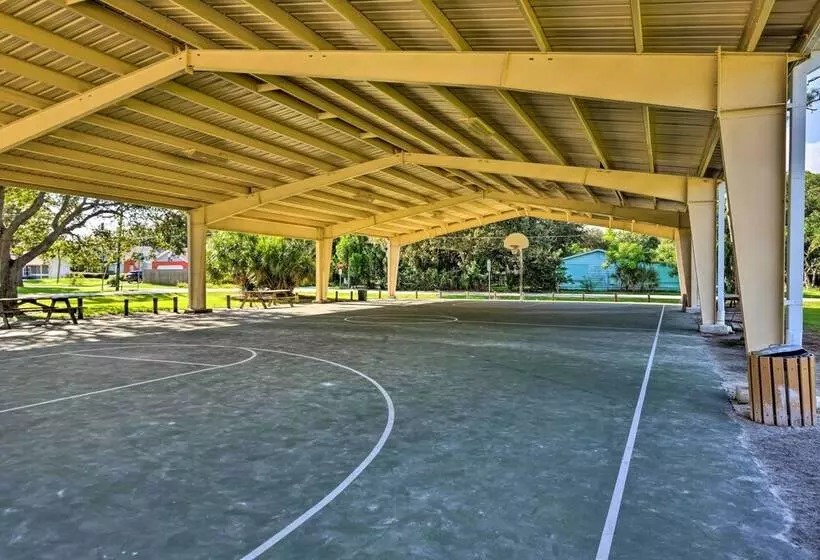 Sarasota Home W/ Pool ~ 5 Miles To The Beach!