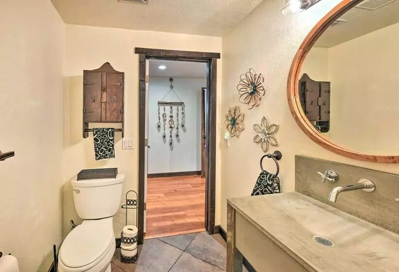 Sarasota Home W/ Pool ~ 5 Miles To The Beach!