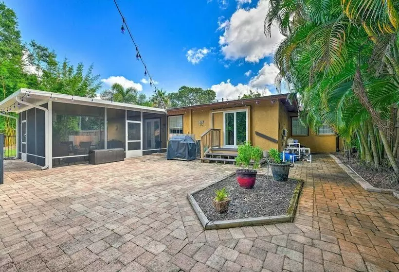 Sarasota Home W/ Pool ~ 5 Miles To The Beach!