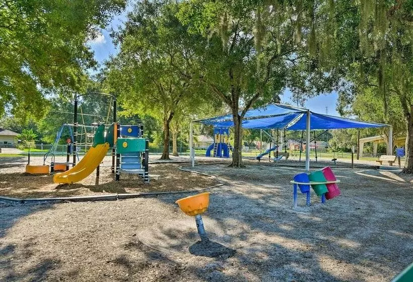 Sarasota Home W/ Pool ~ 5 Miles To The Beach!