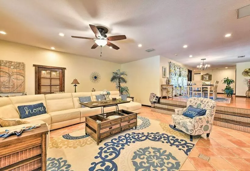 Sarasota Home W/ Pool ~ 5 Miles To The Beach!