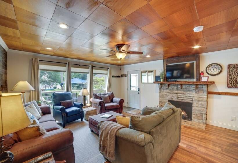 Waterfront Monticello Home W/ Fire Pit & Deck!