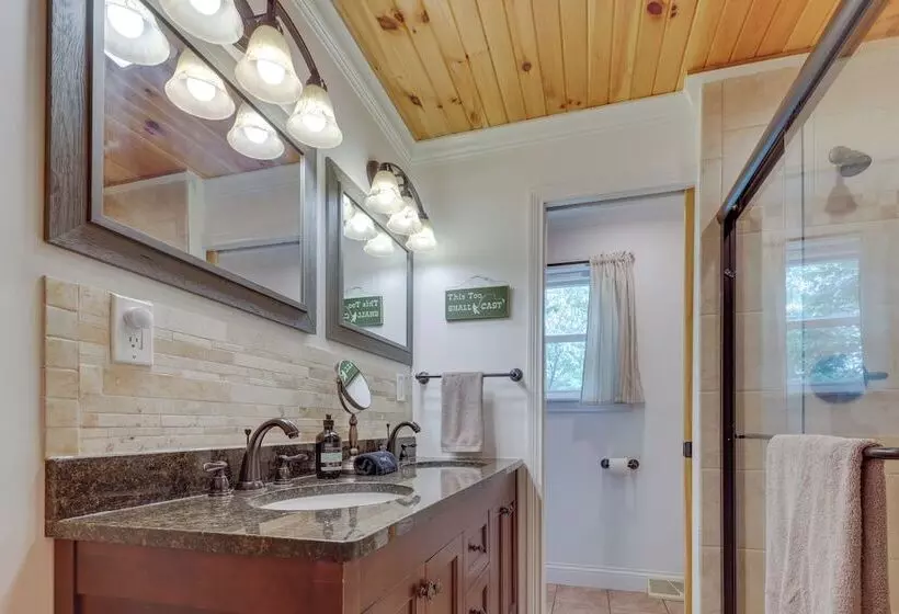 Waterfront Monticello Home W/ Fire Pit & Deck!