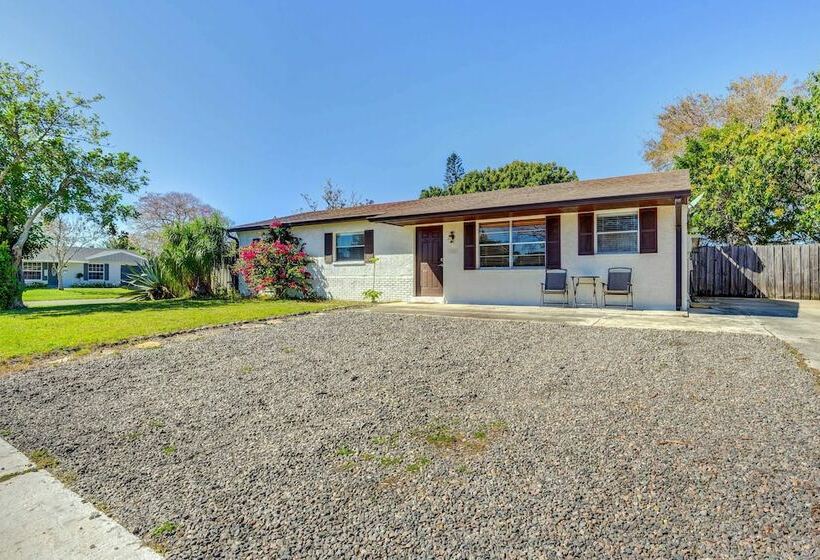 Single Story Home ~ 8 Mi To Bradenton Beach