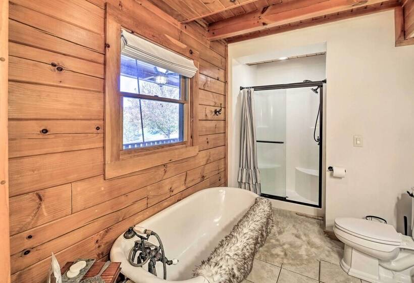 Spacious Mouth Of Wilson Cabin Near New River