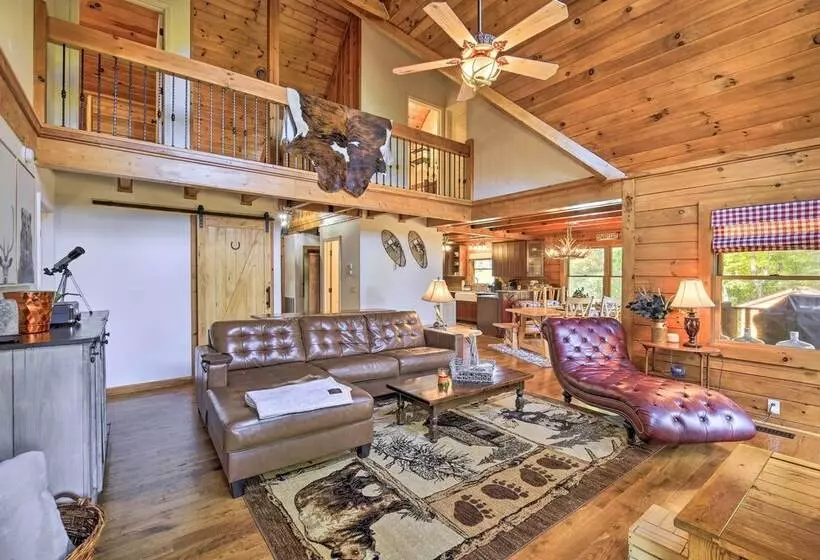 Spacious Mouth Of Wilson Cabin Near New River
