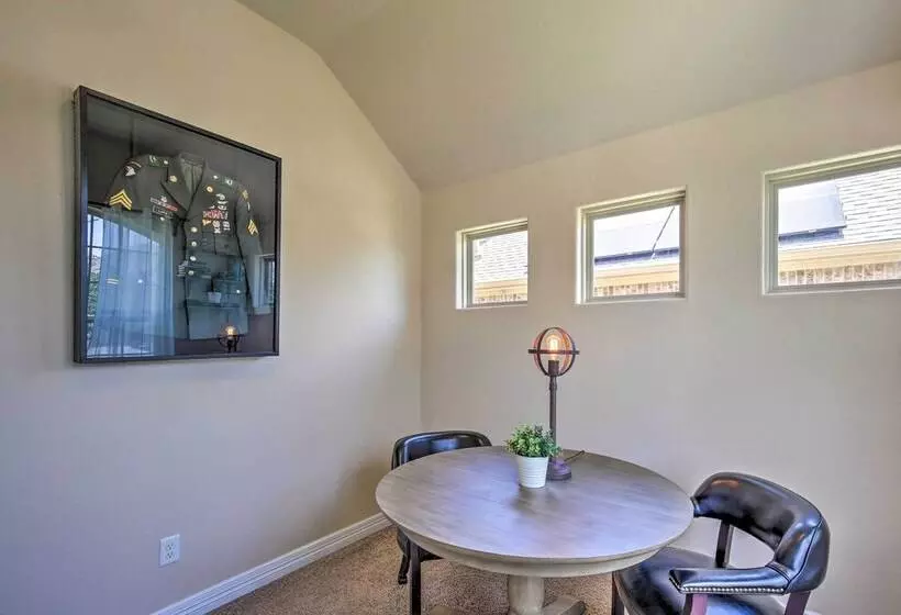 Suburban San Antonio Home: Patio & Pool Access!