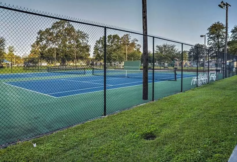 Resort Home ~ 1 Mi To Myrtle Beach Access!