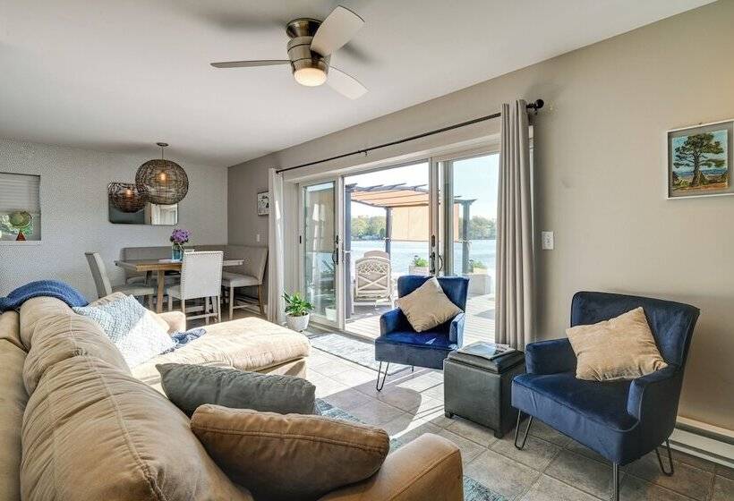 Michigan Island Lake House: Sunrise & Sunset Views