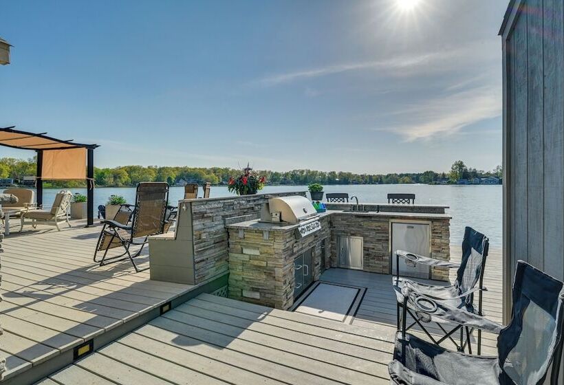 Michigan Island Lake House: Sunrise & Sunset Views