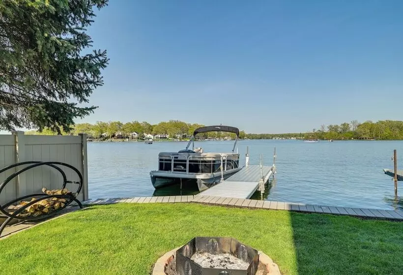 Michigan Island Lake House: Sunrise & Sunset Views