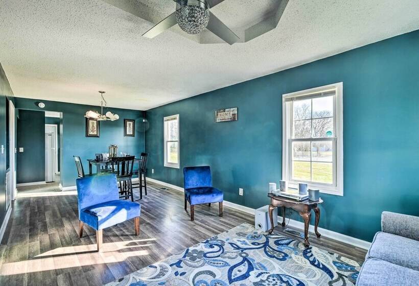 Walkable Hopkinsville Home W/ Yard!