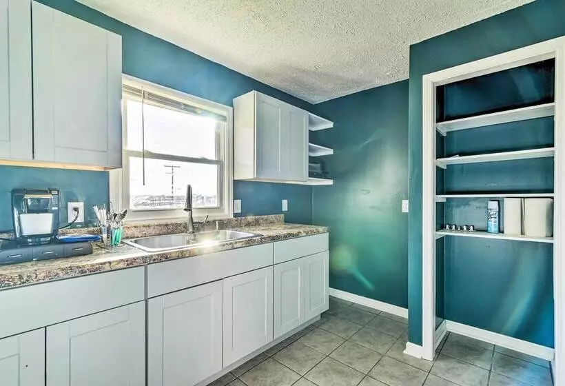 Walkable Hopkinsville Home W/ Yard!