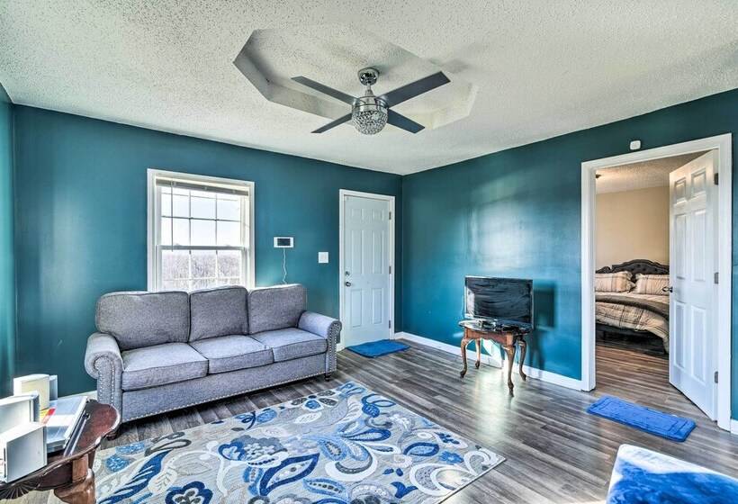 Walkable Hopkinsville Home W/ Yard!