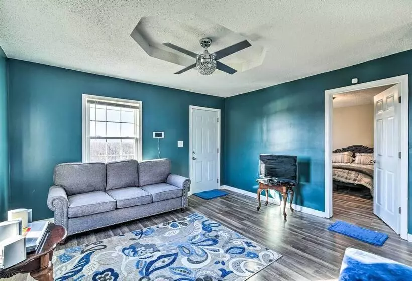 Walkable Hopkinsville Home W/ Yard!