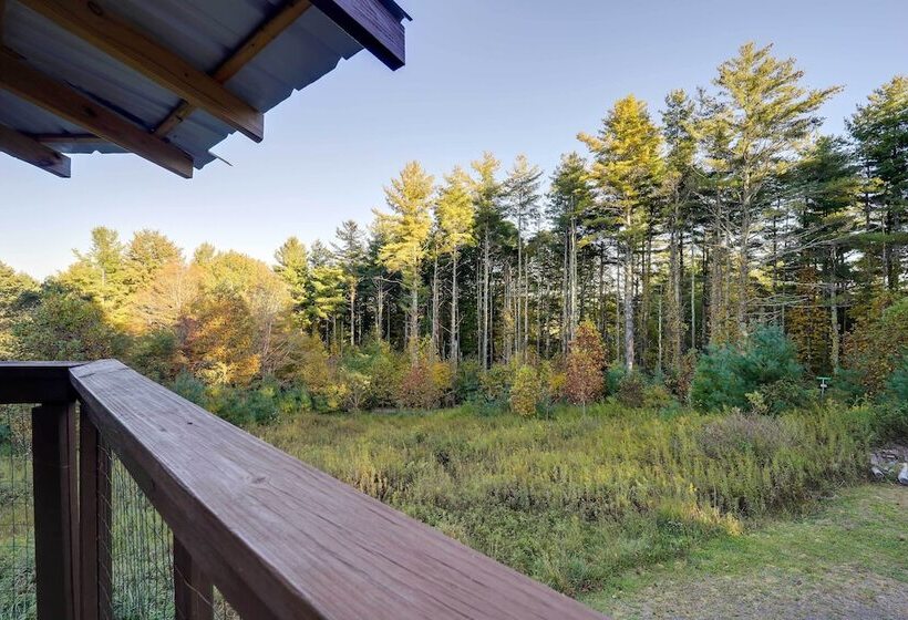 Unique West Jefferson Home W/ Fire Pit & Grill!