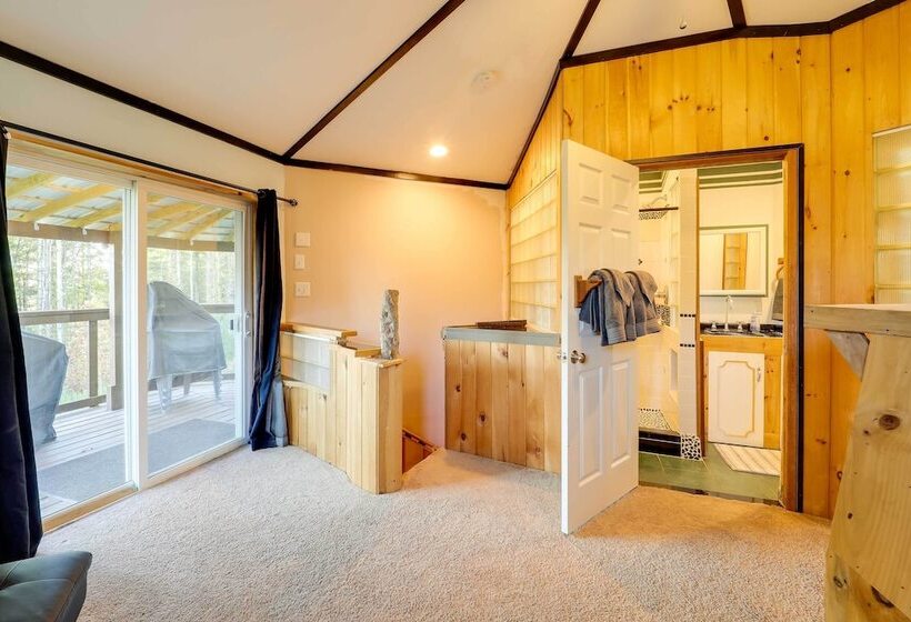 Unique West Jefferson Home W/ Fire Pit & Grill!