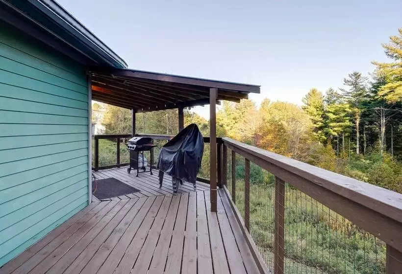 Unique West Jefferson Home W/ Fire Pit & Grill!