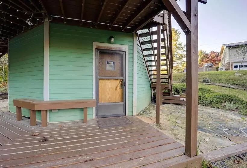 Unique West Jefferson Home W/ Fire Pit & Grill!