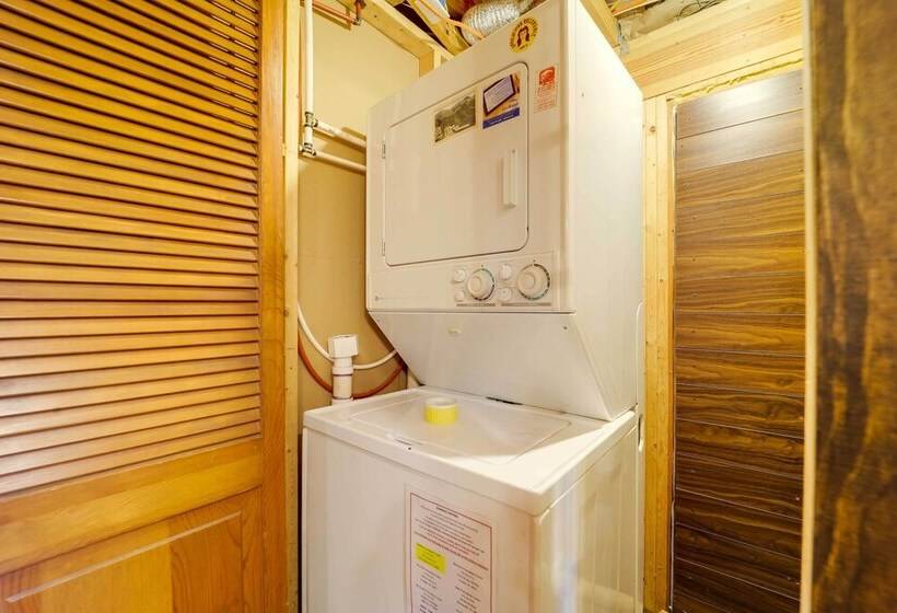 Unique West Jefferson Home W/ Fire Pit & Grill!