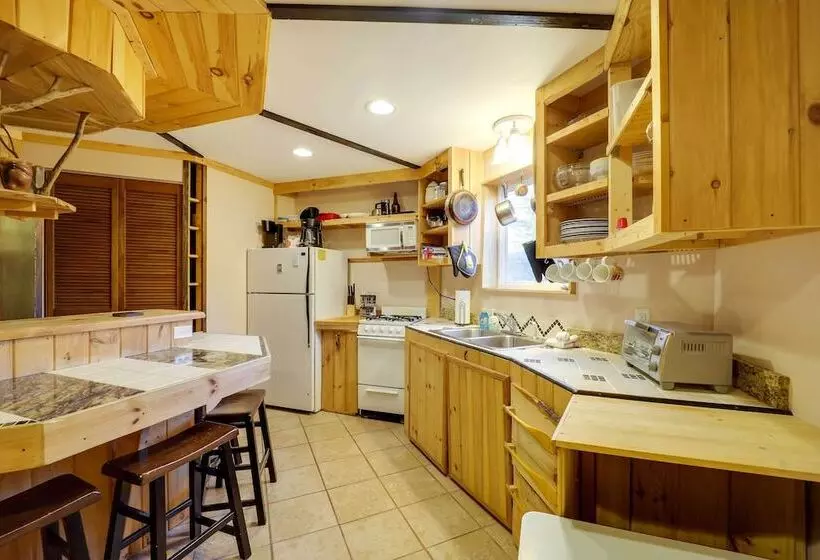 Unique West Jefferson Home W/ Fire Pit & Grill!