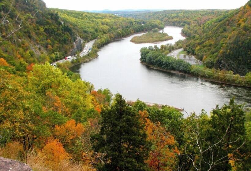 Cherry Valley Manor Luxury Bed And Breakfast