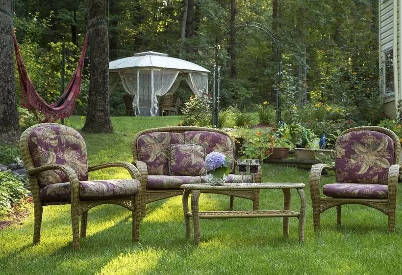 Cherry Valley Manor Luxury Bed And Breakfast