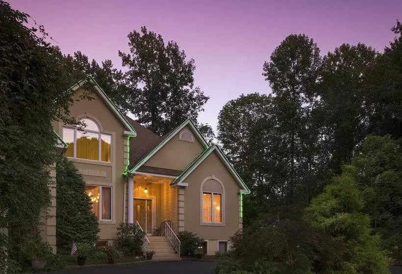 Cherry Valley Manor Luxury Bed And Breakfast