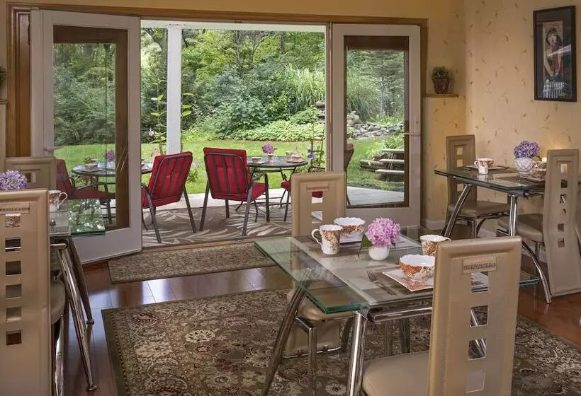 Cherry Valley Manor Luxury Bed And Breakfast