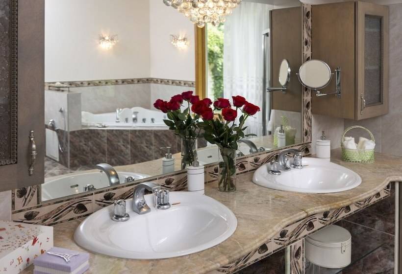 Cherry Valley Manor Luxury Bed And Breakfast