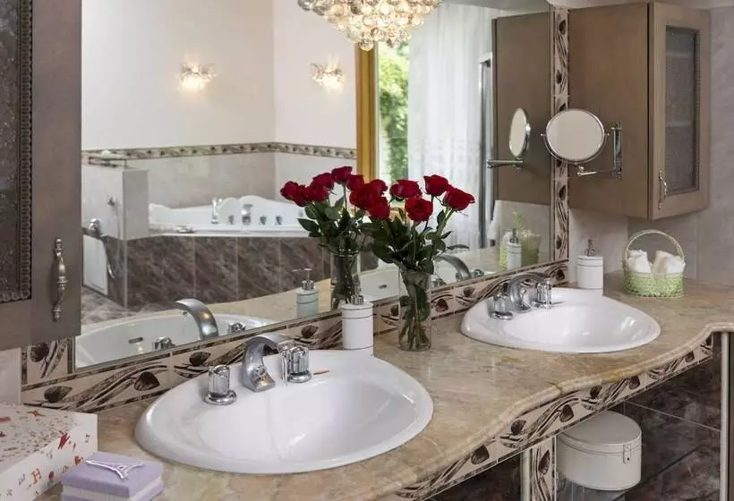 Cherry Valley Manor Luxury Bed And Breakfast