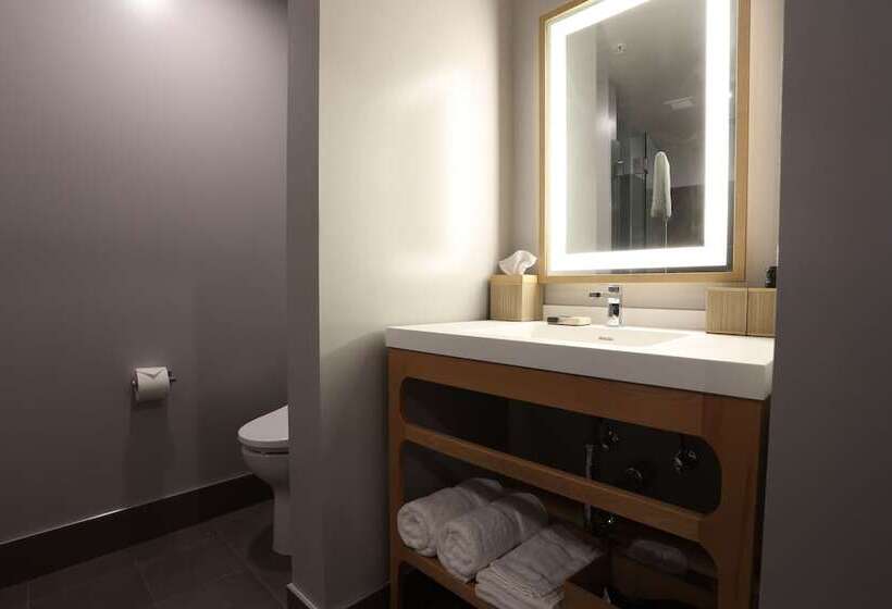 Cedartree Hotel Portland Hillsboro