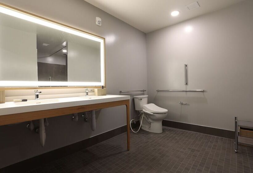 Cedartree Hotel Portland Hillsboro