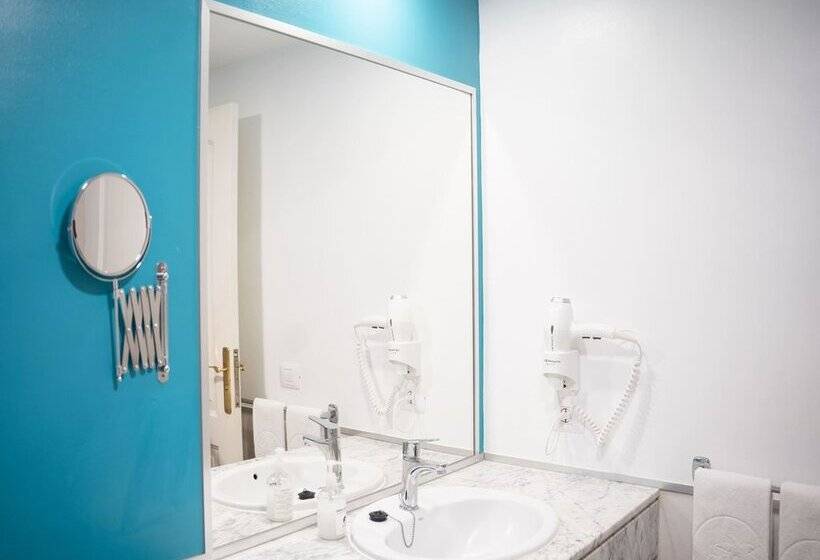 Coral La Quinta Park Suites