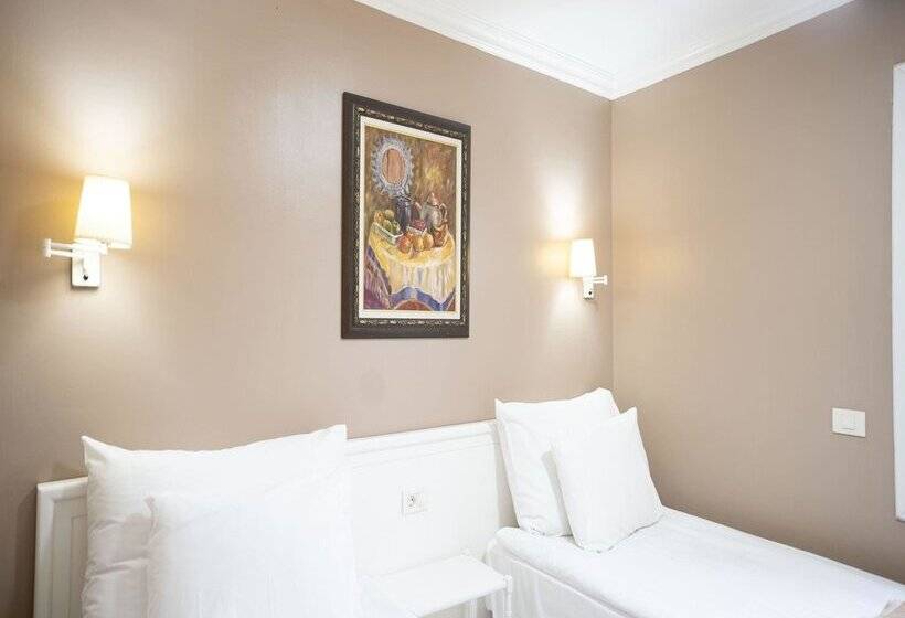 Coral La Quinta Park Suites