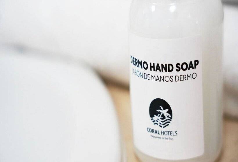 Coral La Quinta Park Suites