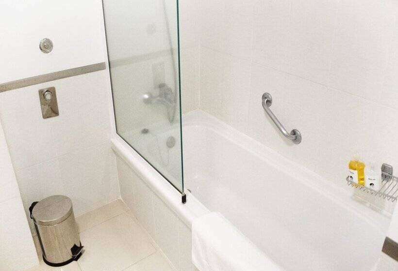 Coral La Quinta Park Suites