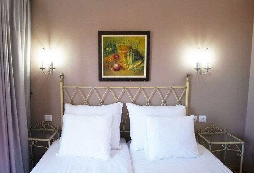 Coral La Quinta Park Suites