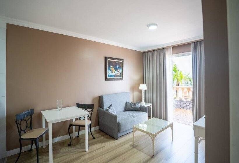 Coral La Quinta Park Suites