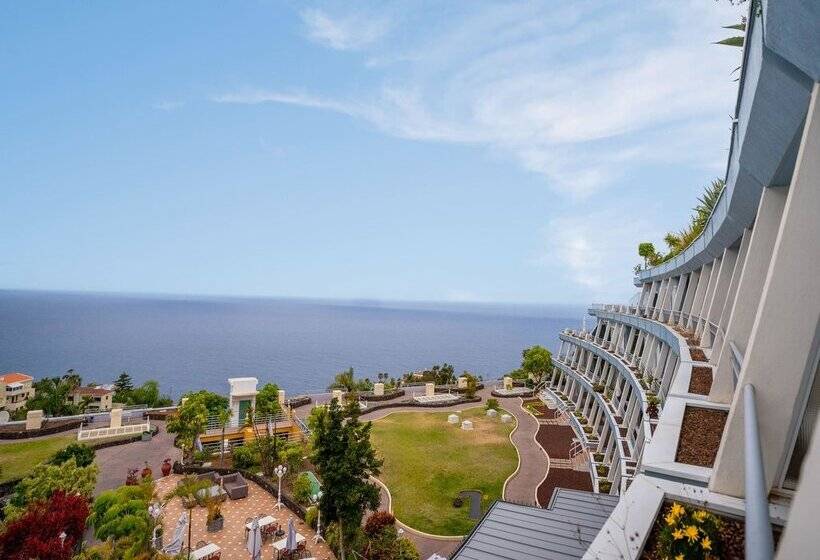 Coral La Quinta Park Suites