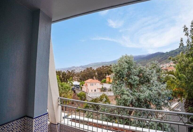 Coral La Quinta Park Suites