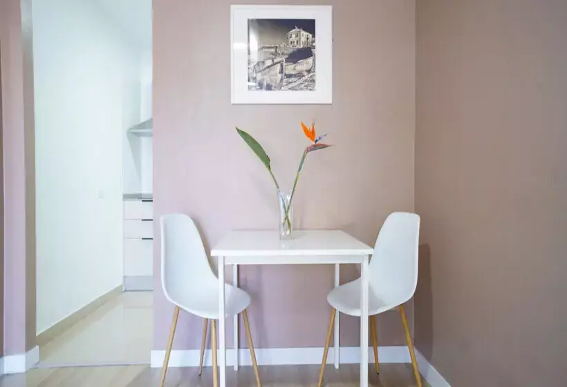 Coral La Quinta Park Suites