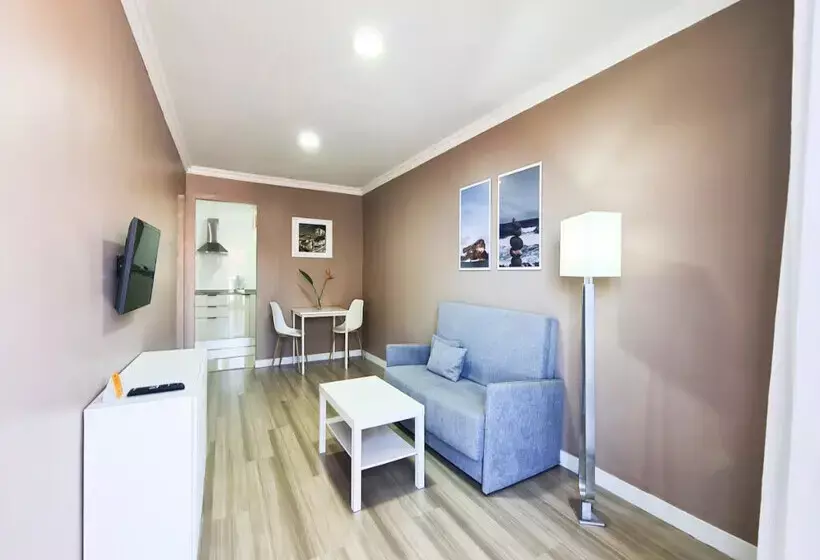 Coral La Quinta Park Suites